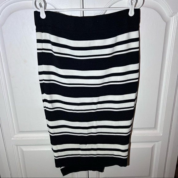 Jennifer Lopez Women's Skirt‎ with Asymmetric Hem, Size L, Black White - Picture 2 of 6